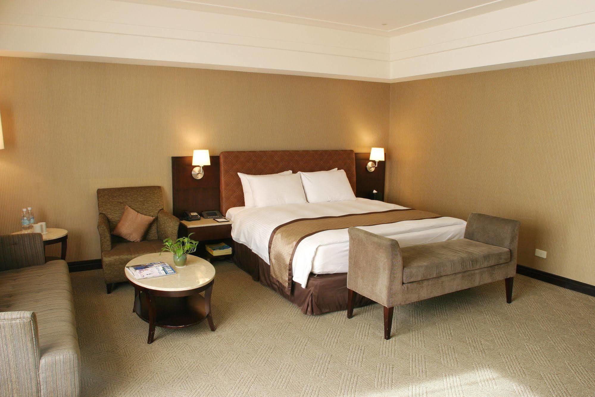 Grand Forward Hotel Taipei
